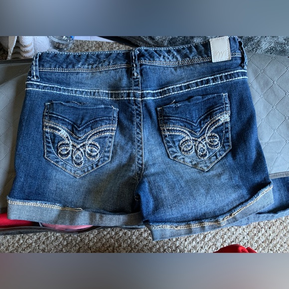 Maurice’s Denim Shorts - Picture 2 of 2
